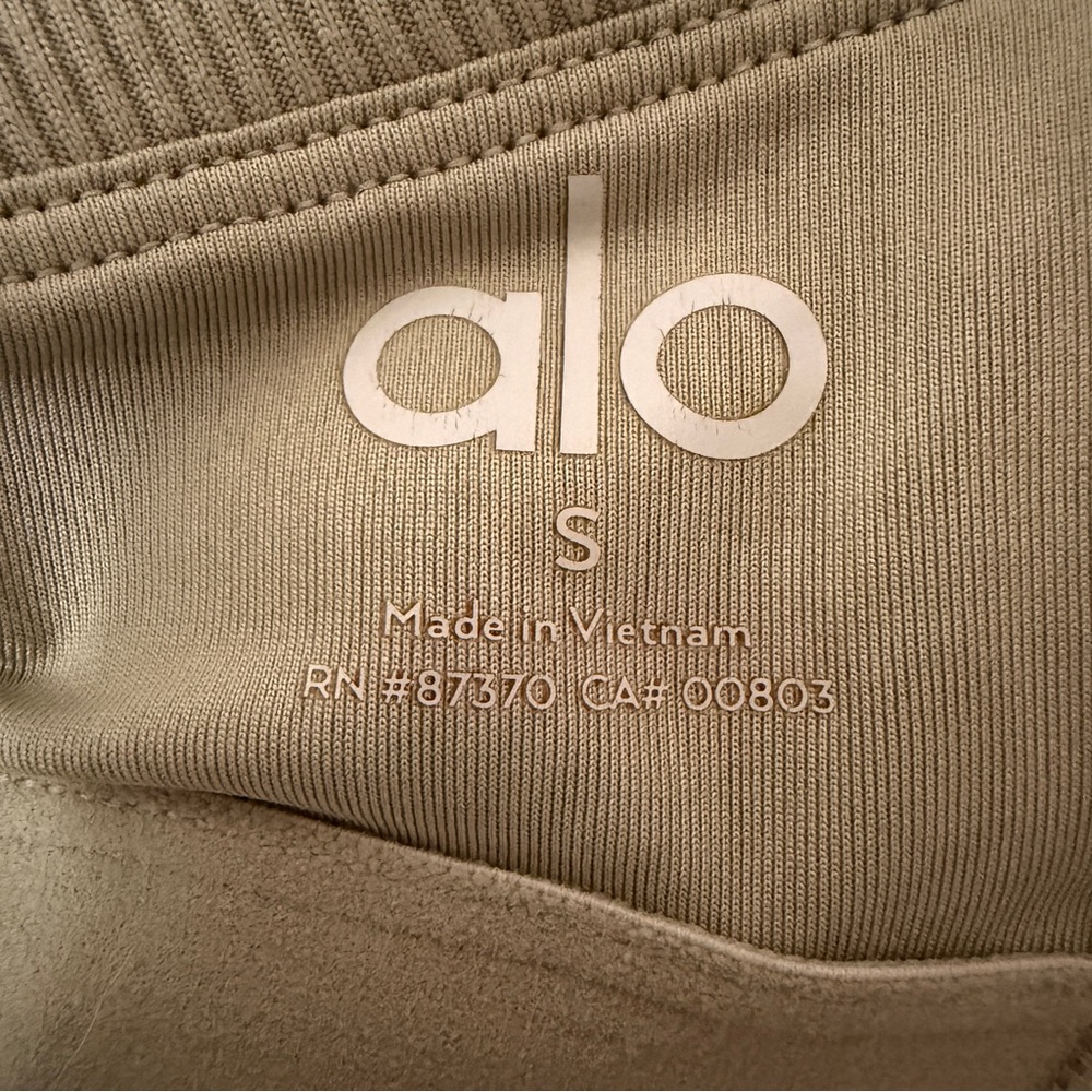 ALO Yoga Ribbed crop tank with built in Bra in light sage green. Size small - Picture 13 of 16